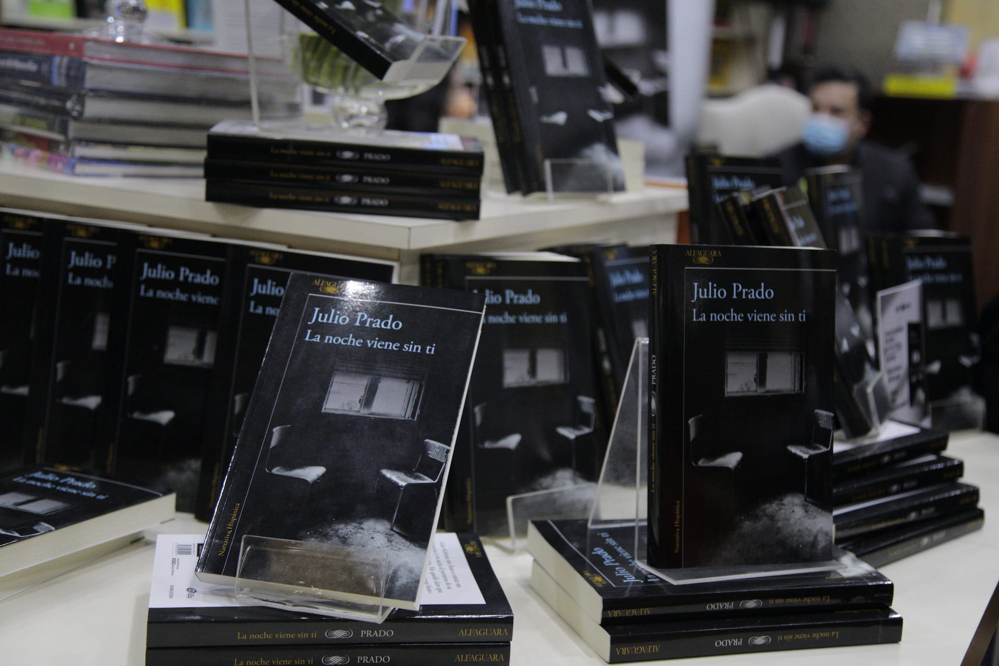 «La noche viene sin ti» un libro sobre el precio de la vida humana cuentos de honduras 2022 julio padro escritos hondureños publicacion literatura honduras hondureña
