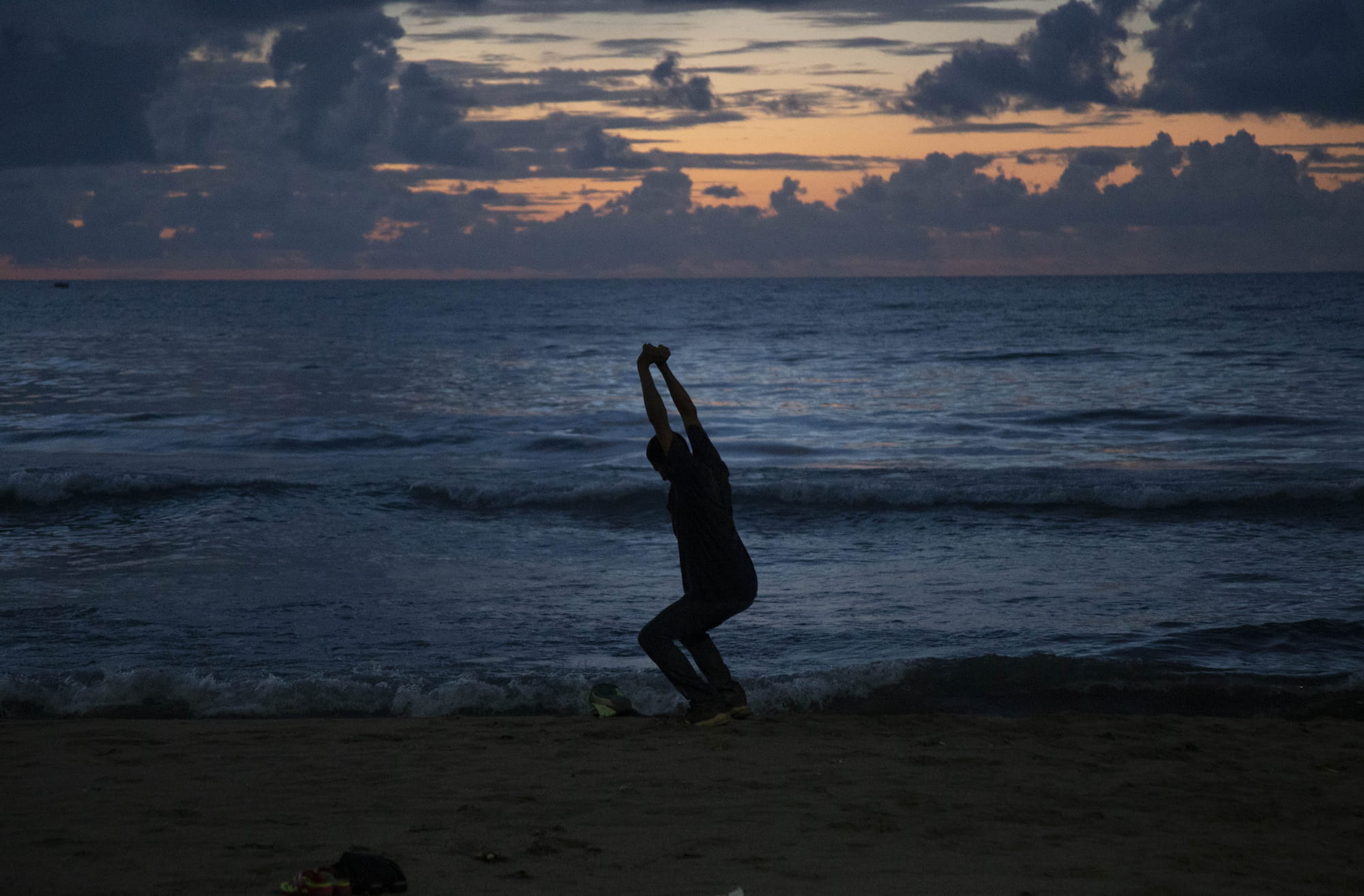 yoga en la playa de tela 2022