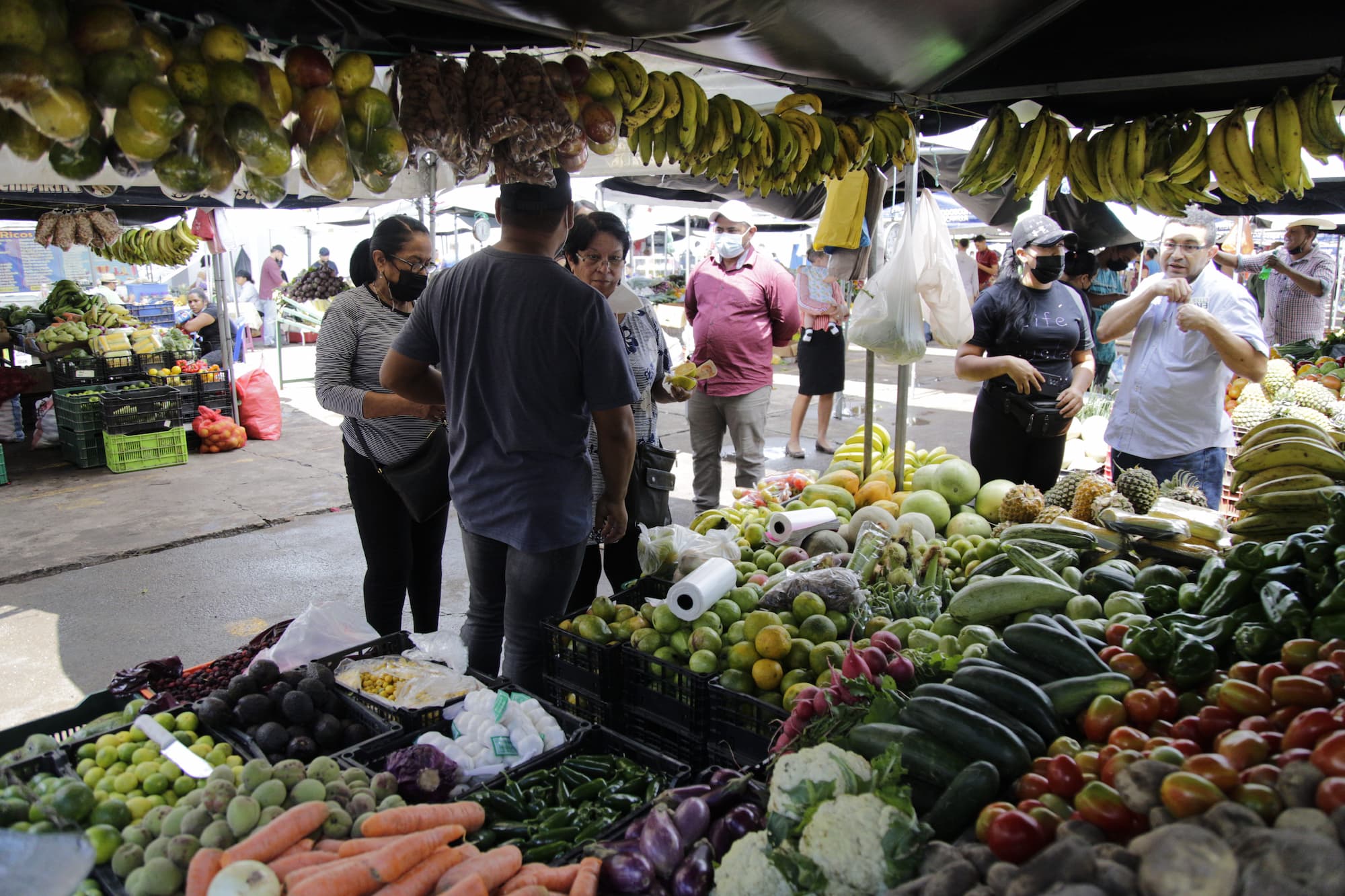 crisis alimentaria en honduras 2022 mercado de la kennedy en tegucigalpa venta de verduras verdureros