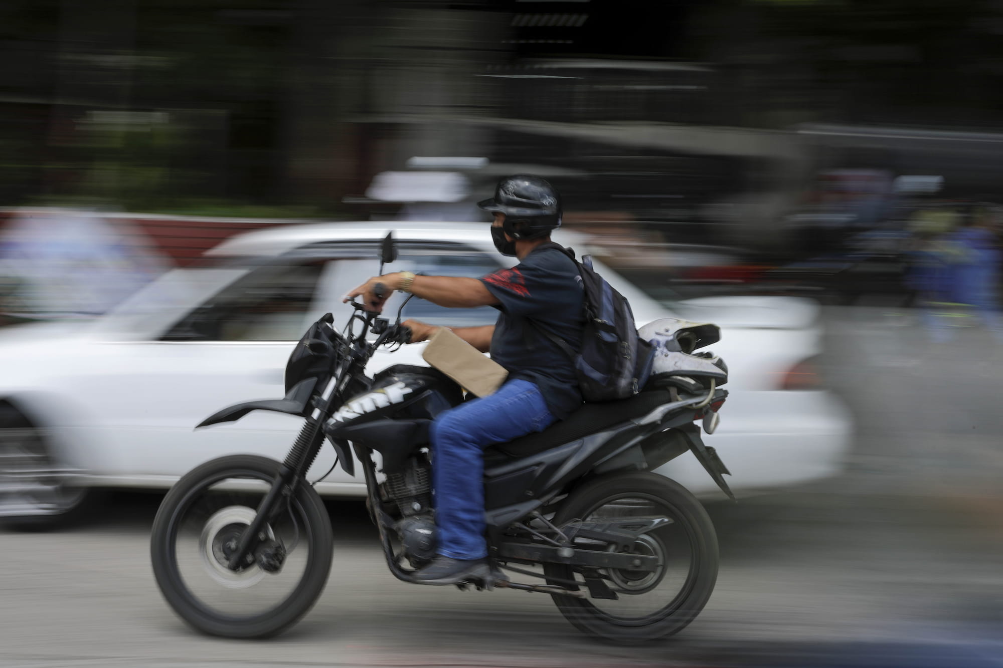Sin pagos por depreciación de sus motocicletas, los grupos de motorizados  apoyan por convicción. Tegucigalpa, Honduras. Foto CC/ Jorge Cabrera.
