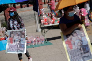 secuestrados en México migrantes rescatados solicitar refugio en los Estados Unidos Familiares de hondureños rescatados en México piden apoyo para solicitar refugio en los Estados Unidos2023