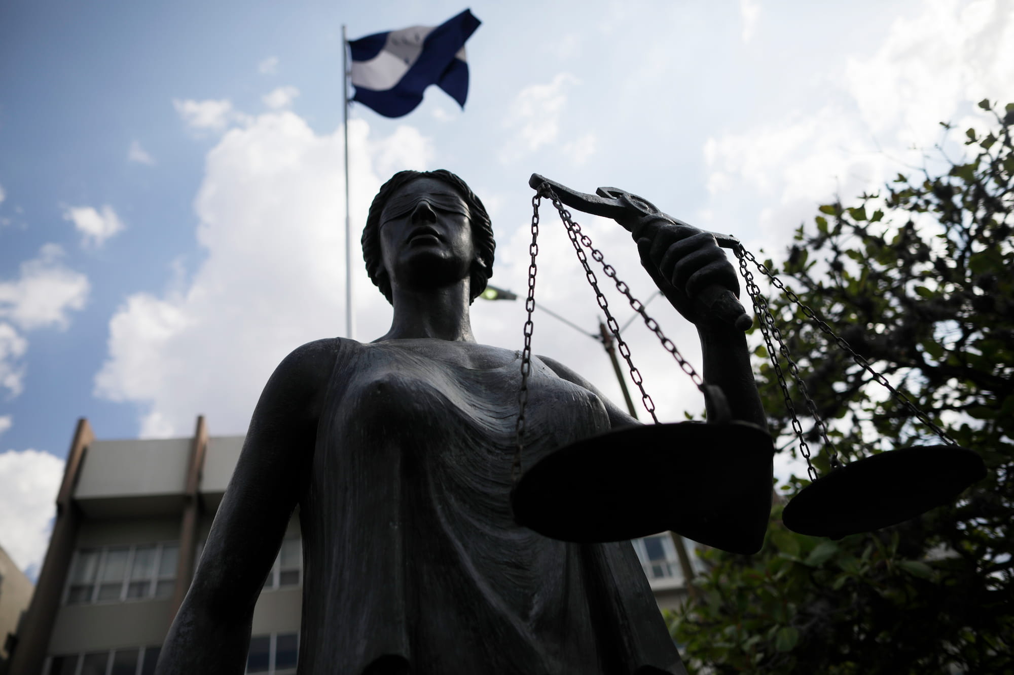 corte suprema de justicia 2023 nueva estatua honduras tegucigalpa