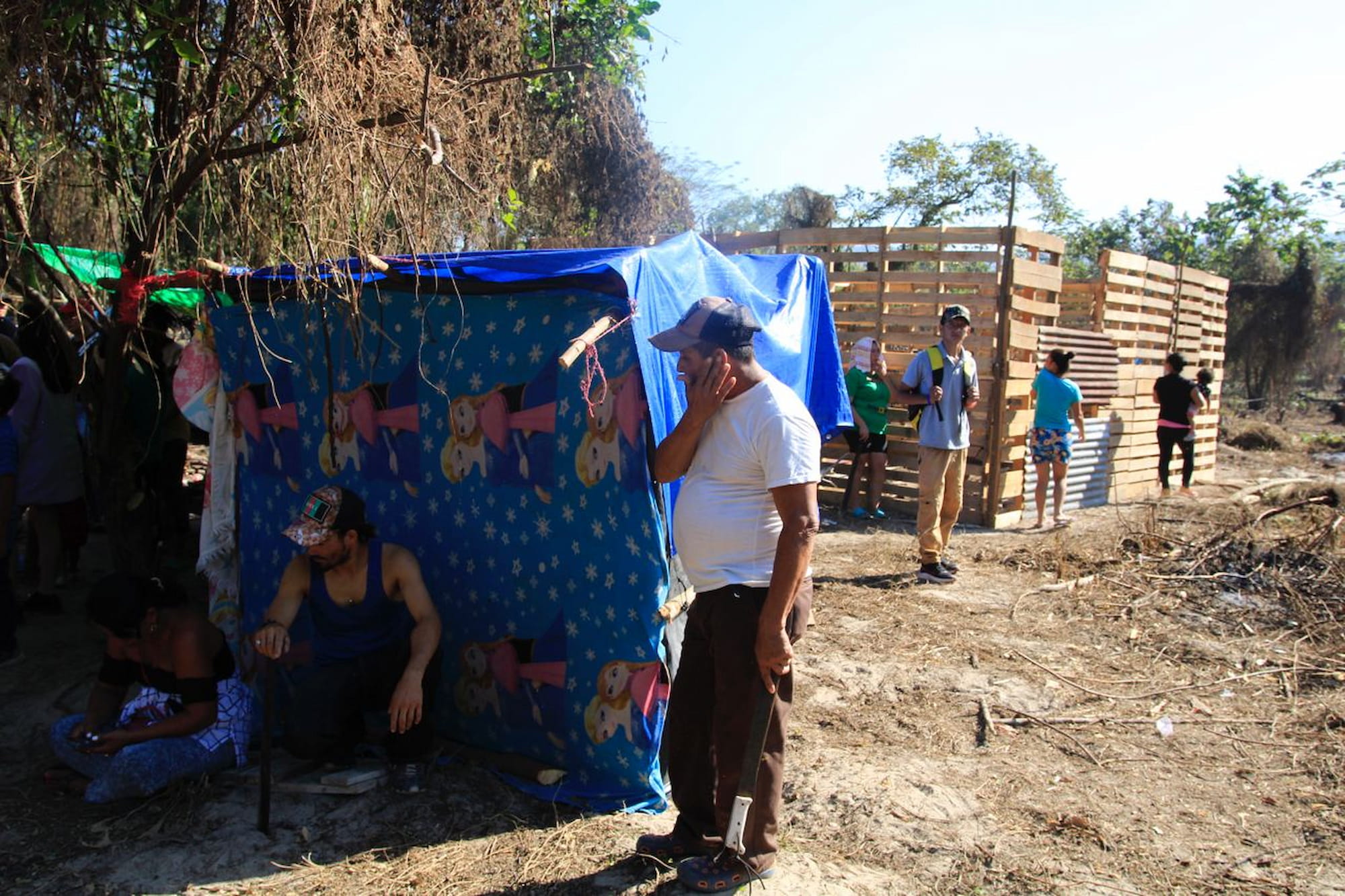 Los pobladores han limpiado unas cinco manzanas del predio en la reserva del Acuífero de Sunseri y en ellas han comenzado a construir casas de madera. Foto CC/Amílcar Izaguirre