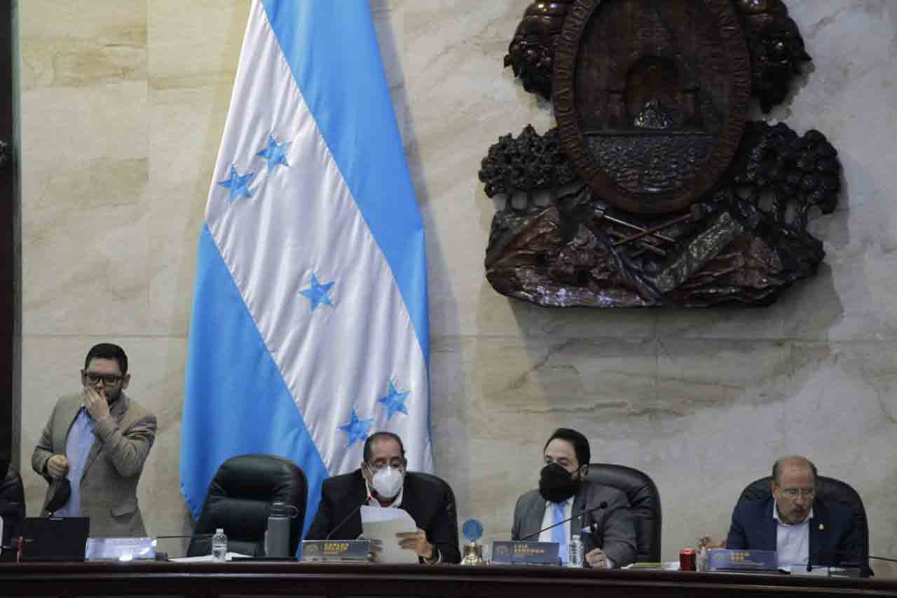 Miembros de la Junta Directiva del Congreso Nacional presidida por el diputado Luis Redondo. Foto CC/Jorge Cabrera