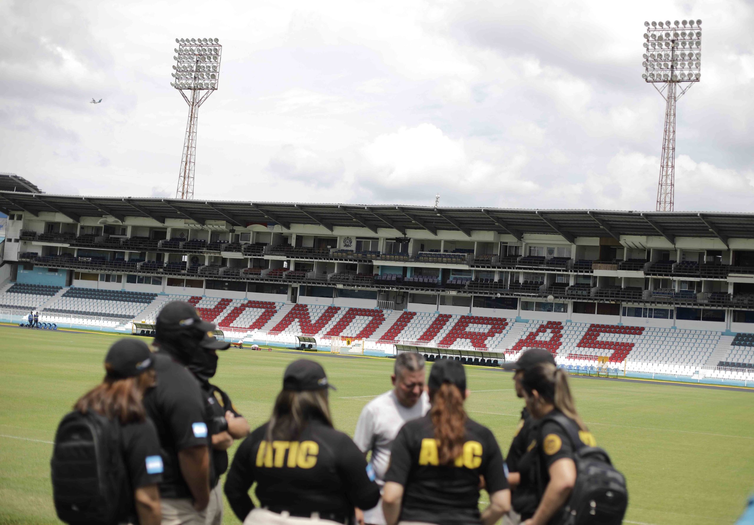 Miembros de la ATIC investigan de oficio la inversión en el Estadio Nacional. Foto CC Jorge Cabrera