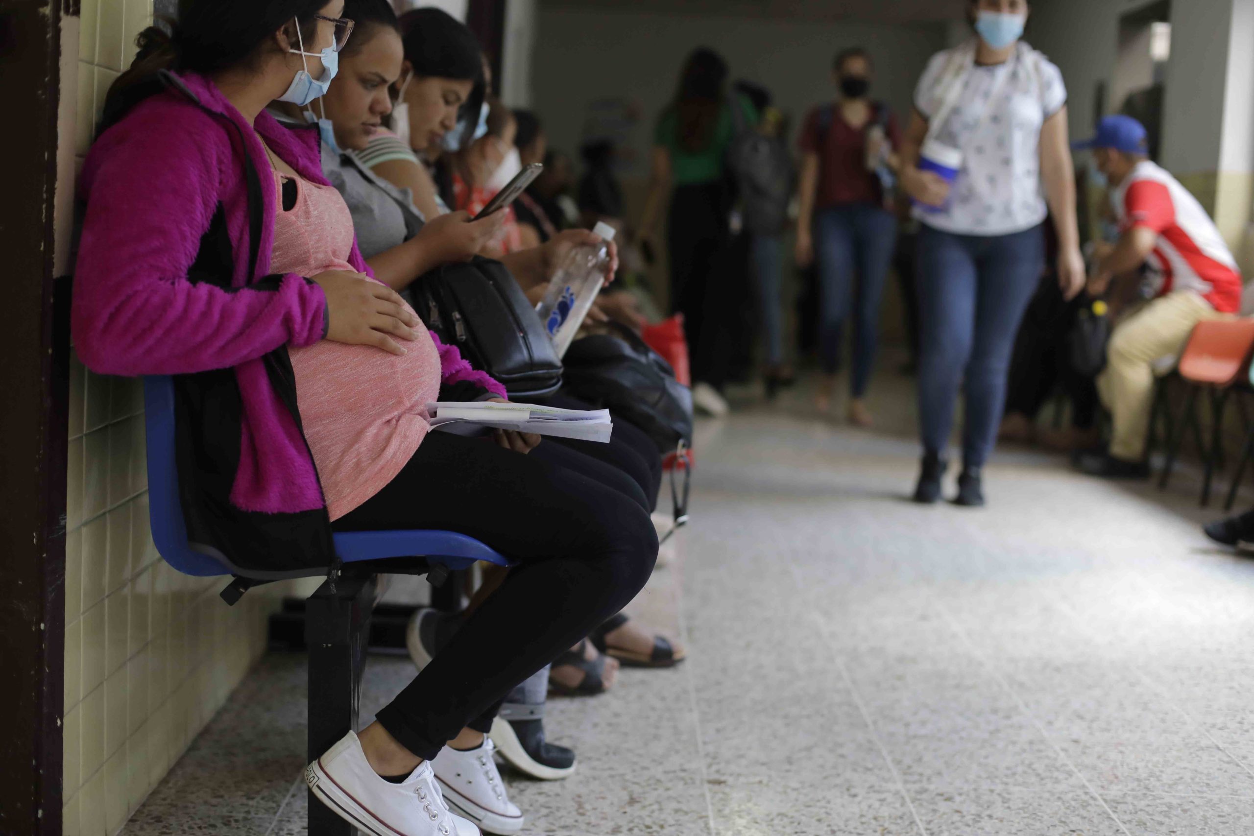 A diario muchas adolescentes buscan ser atendidas en el Hospital Escuela de Tegucigalpa. Foto CC/ Jorge Cabrera