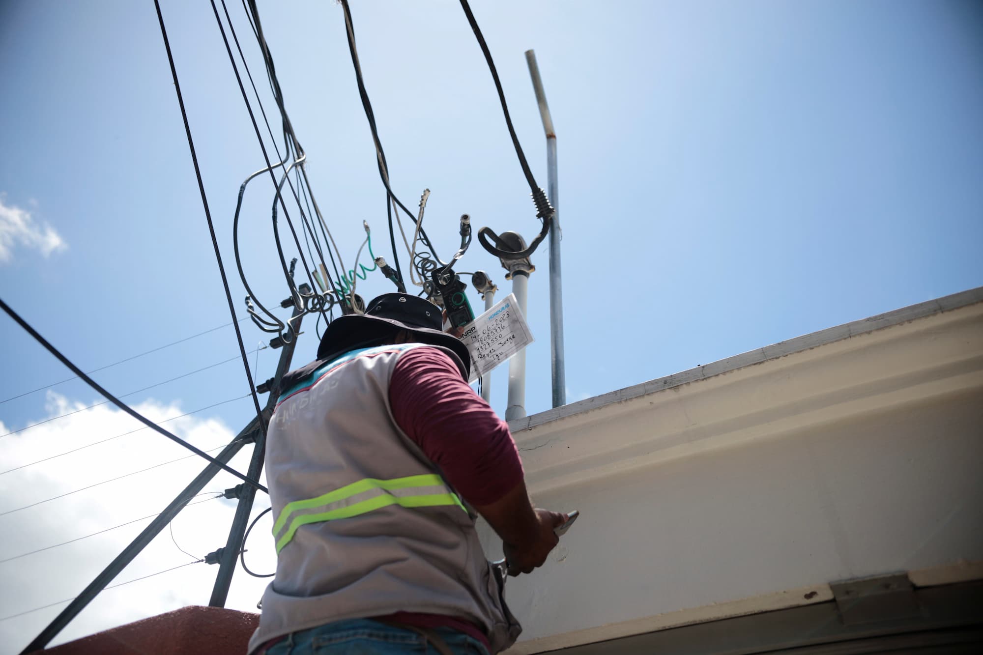 Los constantes cortes del suministro eléctrico han dañado el menaje de varios hogares. Foto Cc/ Fernando Destephen