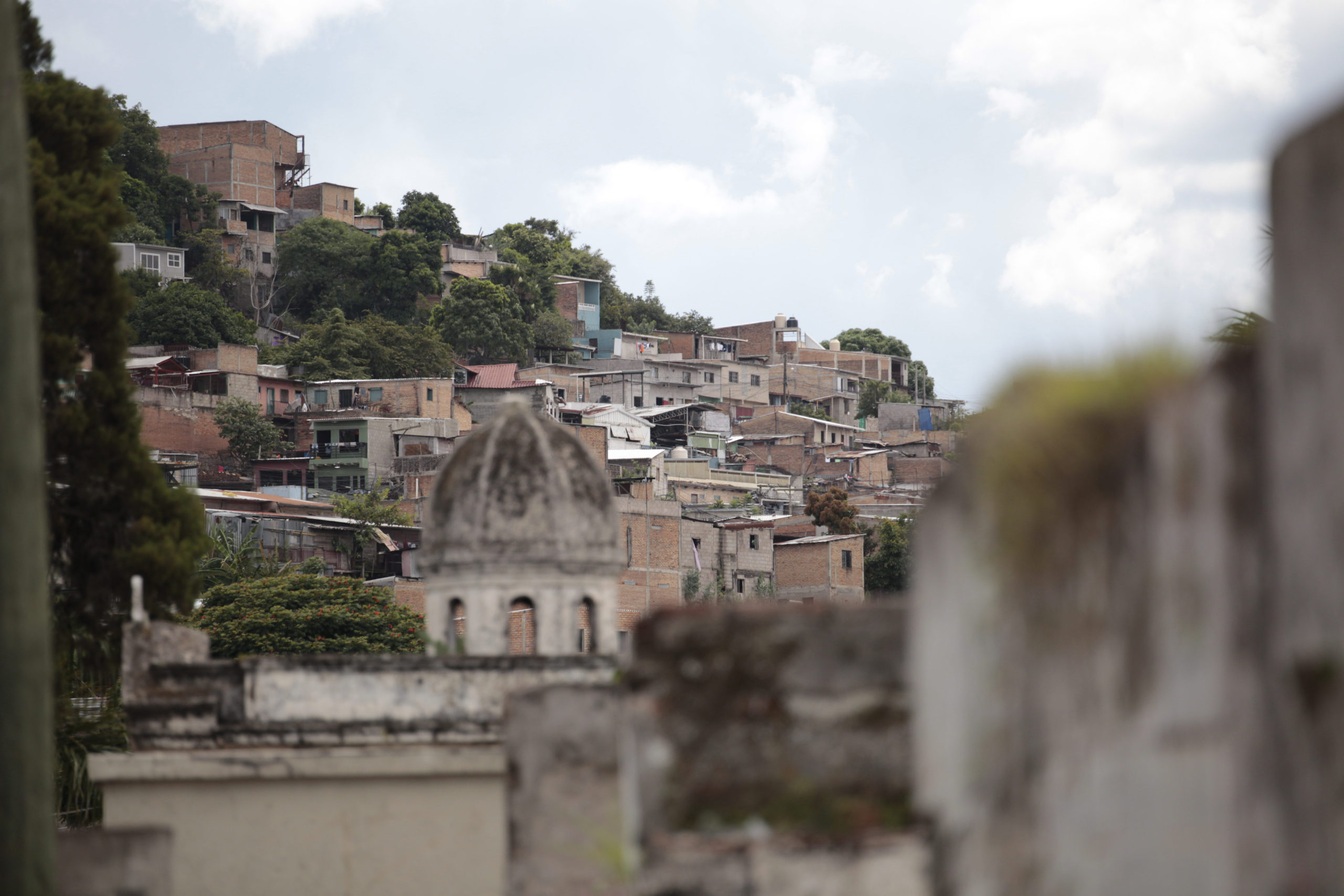 Vista del barrio El Pastel en Comayagüela desde el Cementerio General. Foto CC/Fernando Destephen.