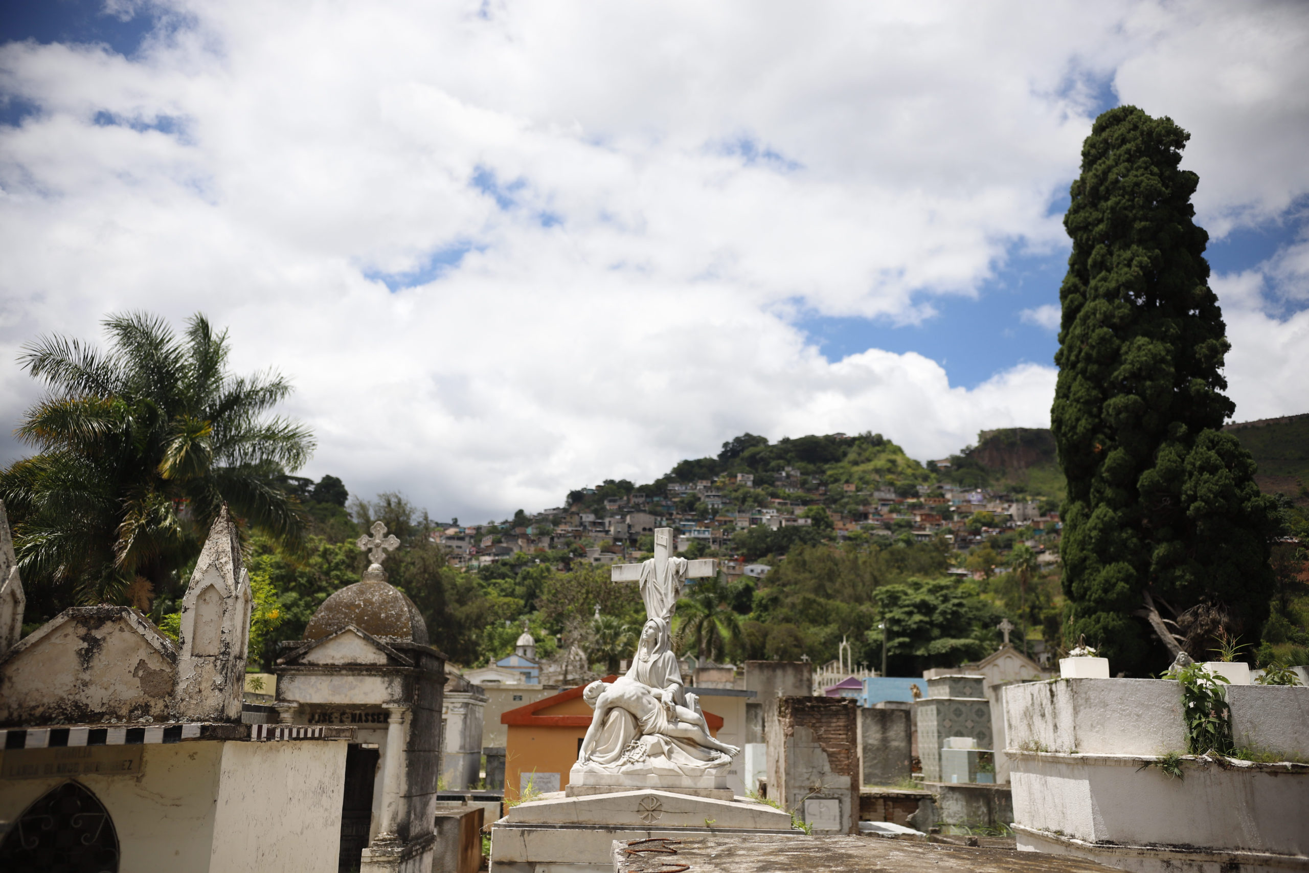 El Cementerio General se encuentra en una zona rodeada por barrios de Comayagüela Foto CC/Fernando Destephen.