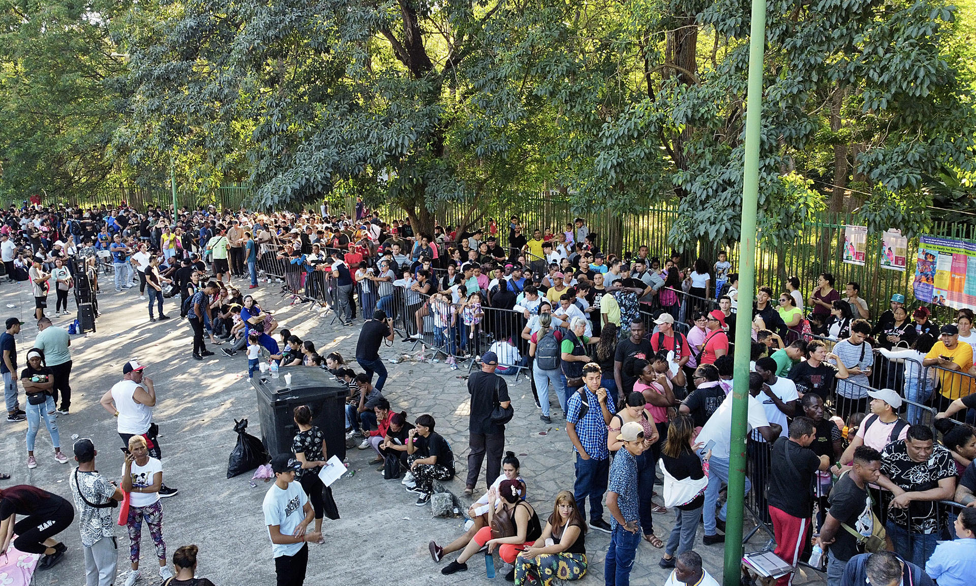 Migrantes saturan oficinas de asilo en la frontera sur de México tras medidas de Trump