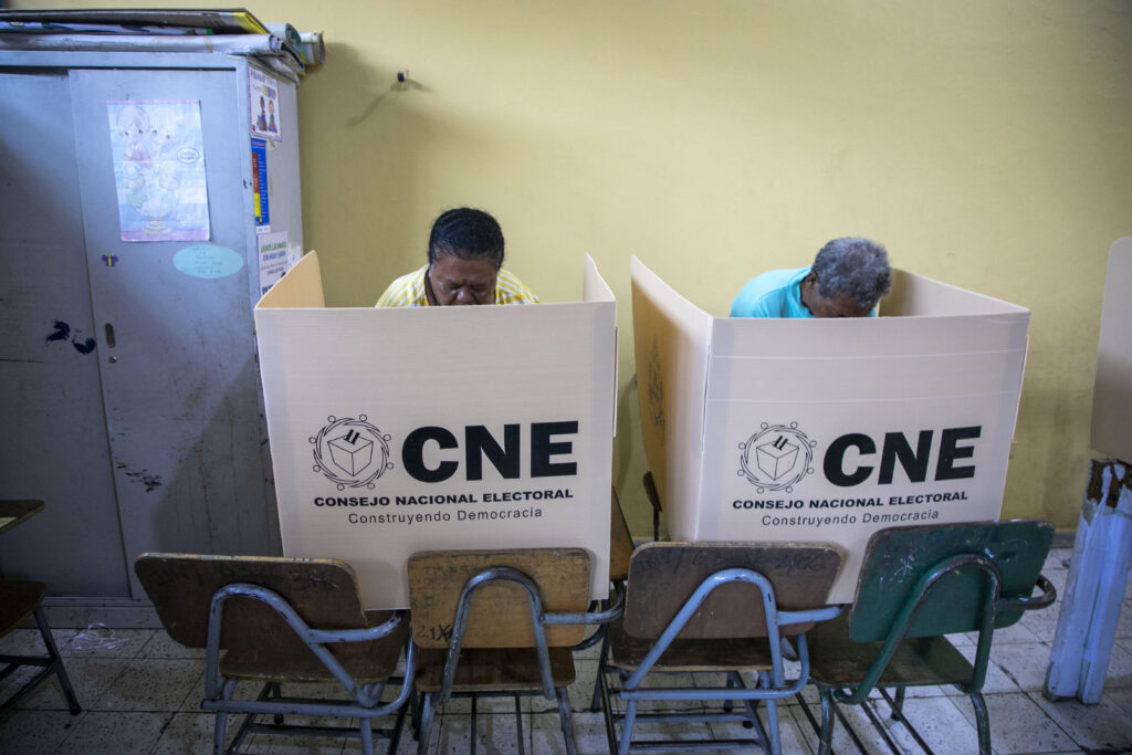 16 de marzo elecciones escuela Maximiliano Sagastume2 - Contra Corriente