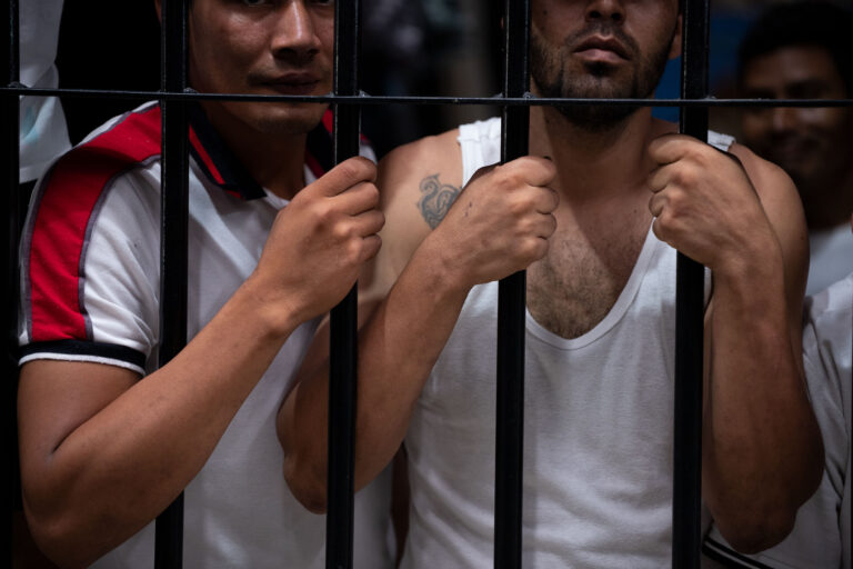 Los privados de libertad denuncian malos tratos por parte de las autoridades y que las condiciones del lugar no son las adecuadas. Distrito Central 04 de junio de 2025. Foto CC / Fernando Destephen.